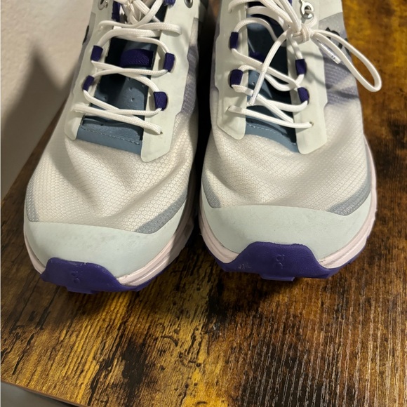 NWOT On Cloudvista shows - Picture 8 of 8